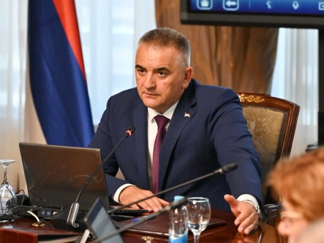 Минић: Ситуација на пожаришту код села Хумчана тешка, вјерујем у наше људе и да ће штета бити сведена на минимум