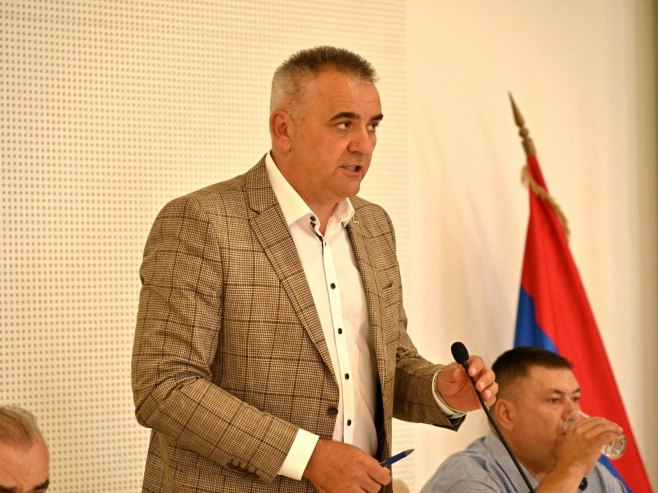 Минић најавио рјешење за вишедеценијски проблем водоснабдијевања за шест мјесних заједница у Бијељини (ВИДЕО)