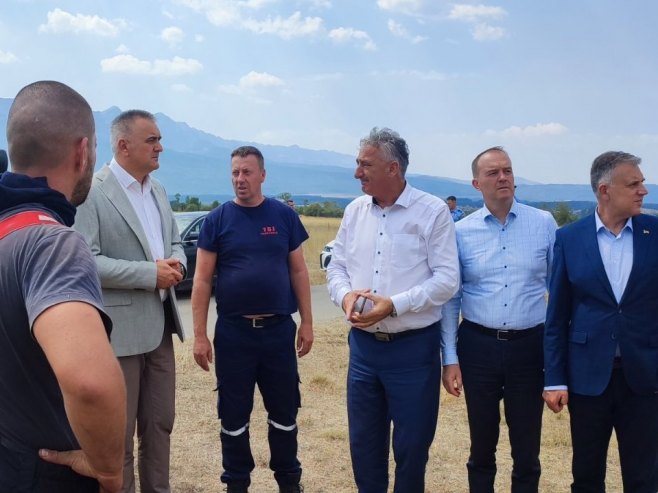Премијер Српске обишао пожариште у селу Доња Бијења код Невесиња; Најавио улагање у ватрогасну опрему (ФОТО/ВИДЕО)