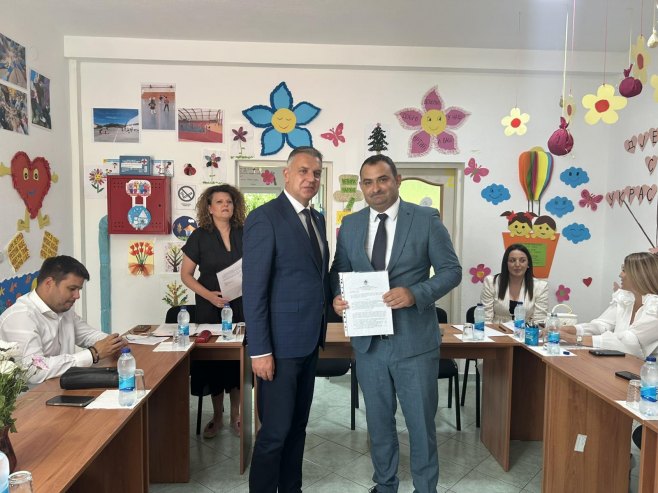 Голубовић уручио рјешења - Берковићима 31.000 КМ за рад вртића