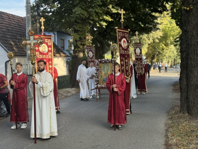 Litija ulicama grada (foto: RTRS)