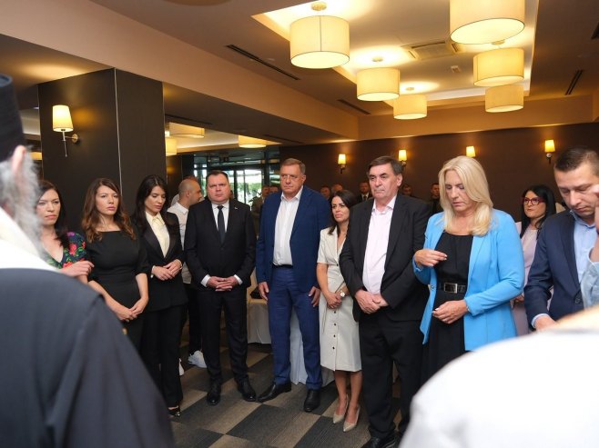 Обиљежавању славе града Добоја присуствују Цвијановић и Додик: Наставити са развијањем града (ФОТО)
