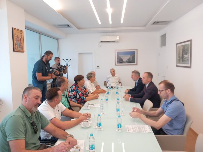 Шеранић са представницима удружења особа са инвалидитетом: Разговарано о измјенама Закона о социјалној заштити