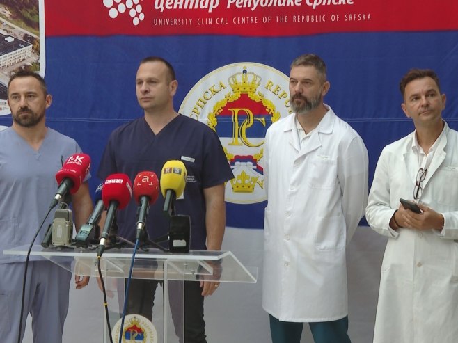УКЦ: Значајан искорак у савременој ортопедији - уграђено кољено уз асистенцију робота (ВИДЕО)