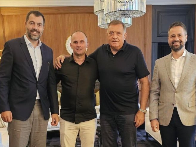 Начелник Чајнича постао дио СНСД-а Начелник Чајнича постао дио СНСД-а - Фото: Уступљена фотографија
