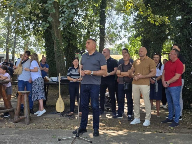 Минић: Влада Српске наставља улагања у све локалне заједнице
