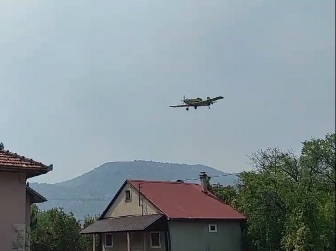 Више пожара на подручју Требиња, ватру гаси и "ер трактор" (ВИДЕО)