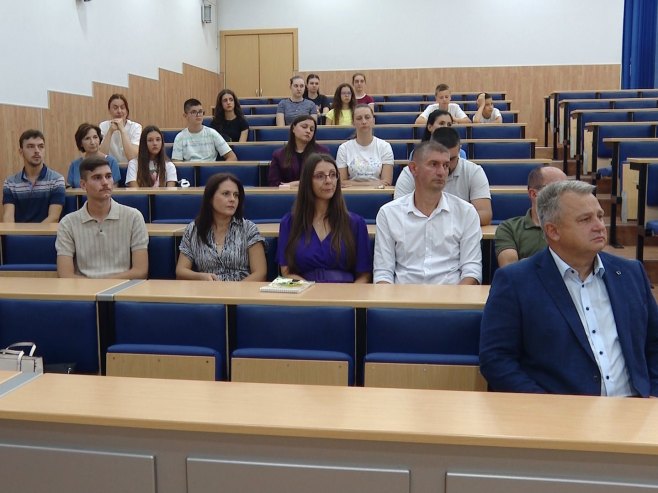 У Бањалуци Љетни камп за талентоване и надарене ученике