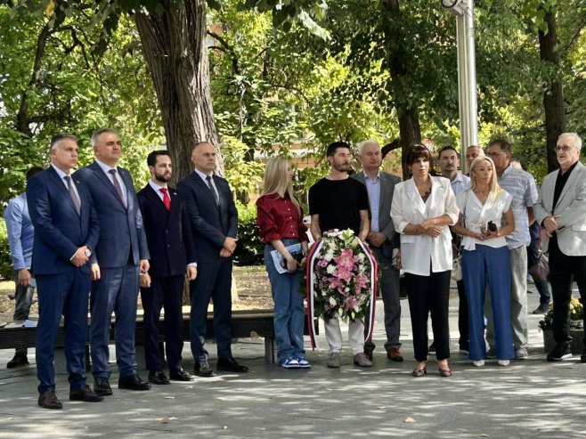 Минић, Голубовић и Ромић положили вијенац на споменик Петру Кочићу (ВИДЕО)