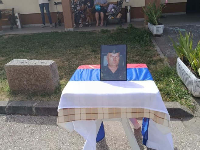Српска и данас одаје почаст генералу Ратку Младићу (ФОТО)