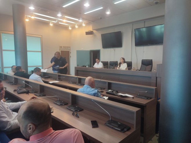 Бијељина: Састанак о иступима потредсједника Скупштине поводом смрти генерала Младића