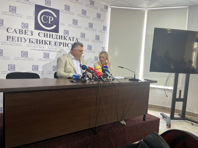 Просвјетари уочи школске године: Борба за бољи материјални положај се наставља