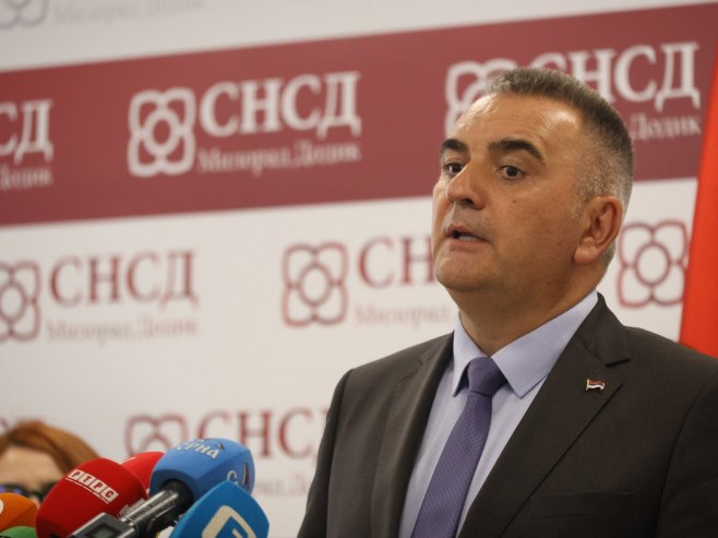 Минић: Ученицима основних школа по 100 КМ, ученицима средњих и факултета по 150 КМ