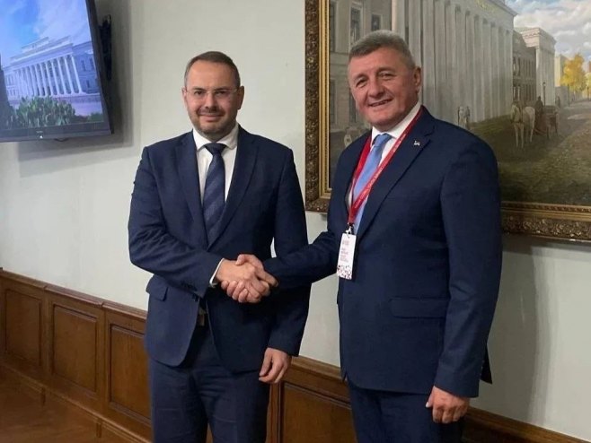 Могилевски и Мастиловић разговарали на маргинама самита у Казању