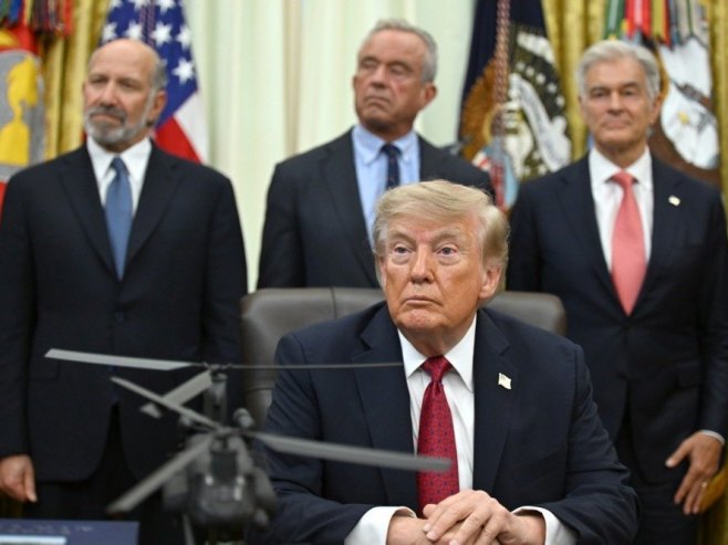 Трамп: Споразум са Ираном не вриједи ни папира на којем је написан