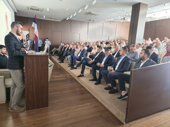 Представљање пројекта изградње новог комплекса "Слатекс"; Присуствују највиши званичници