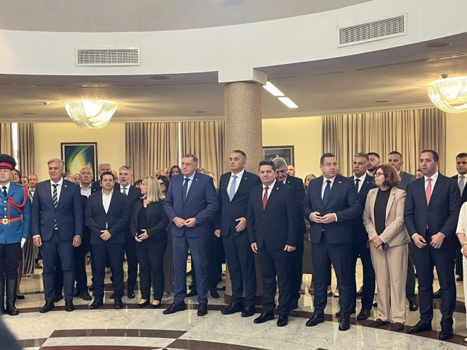 УЖИВО: Конференција за новинаре  - Палата Републике -  додјела одликовања министру Шиклију и амбасадорки Пелег
