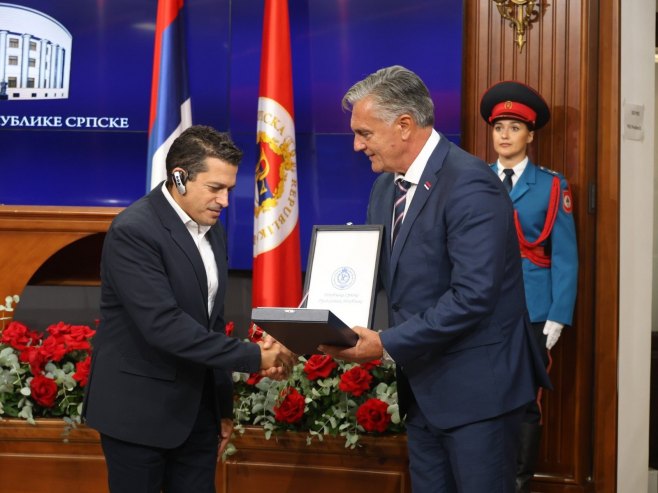 Каран одликовао Шиклија и Пелег Орденом заставе Републике Српске (ВИДЕО)