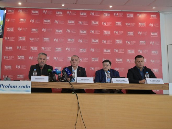 Иветић: Генерал Младић остао први притвореник који је морао да умре у затвору (ВИДЕО)