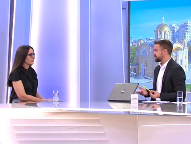Рунић: Букти пожар на подручју Дрвара; Изгорјело неколико кућа