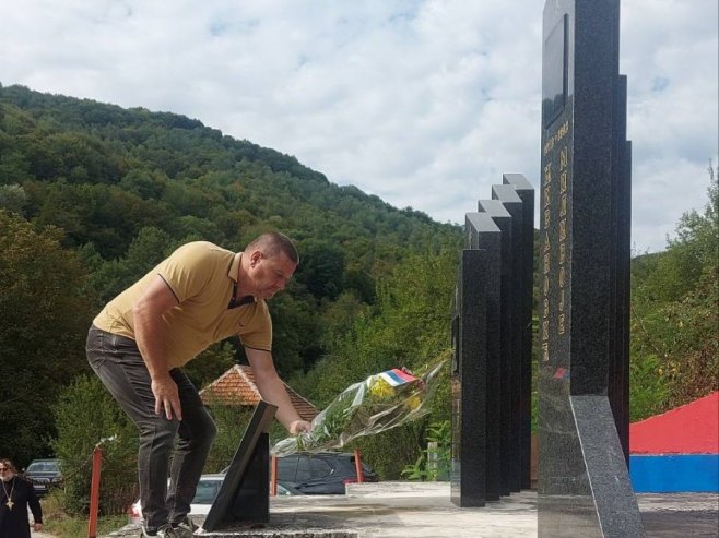У селу Слапашница код Братунца служен парастос за девет погинулих војника ВРС