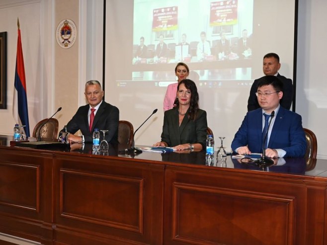 Вриједна донација за заједничку лабораторију за паметну пољопривредну технологију