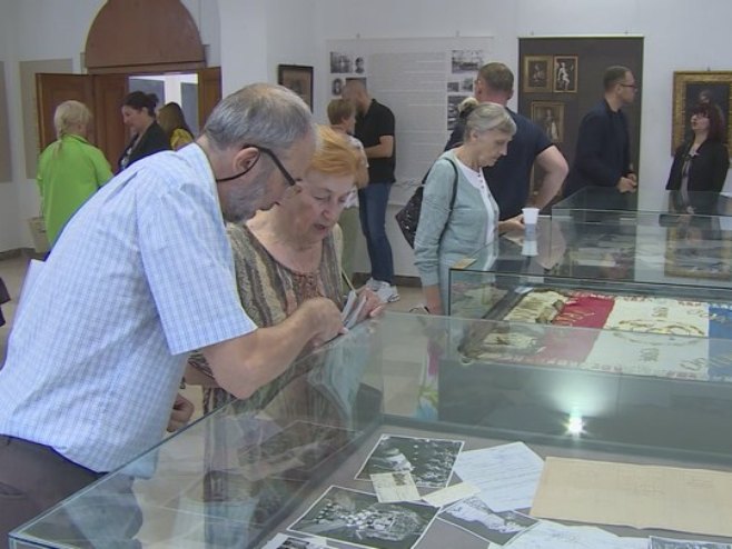 У Музеју Семберије отворена изложба посвећена Јовану Дучићу