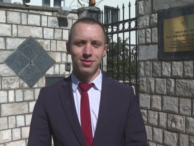 Сверов за РТРС: Гласање у Амбасади Русије у БиХ протиче мирно, позивам бираче да искористе грађанско право
