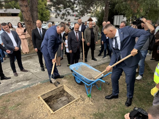 Додик и Минић озваничили почетак радова на доградњи вртића "Невен" у Вишеграду