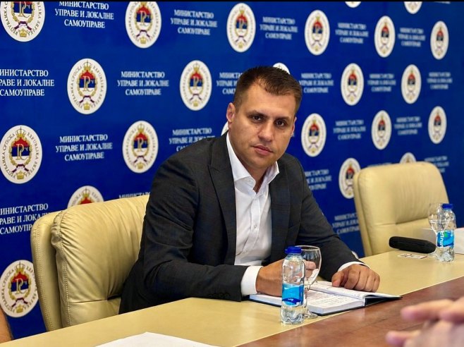 Шувак: Поступак за помоћ за опрему новорођенчета биће дигитализован