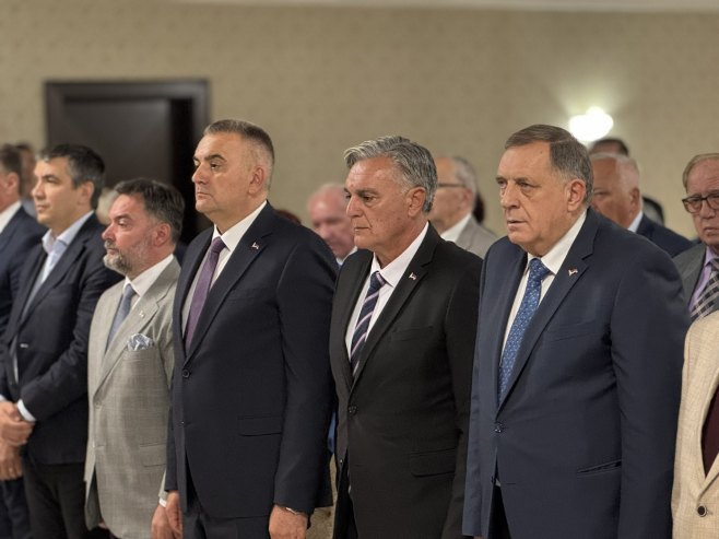 Минић: Немјерљив допринос медицинских радника у борби за Српску