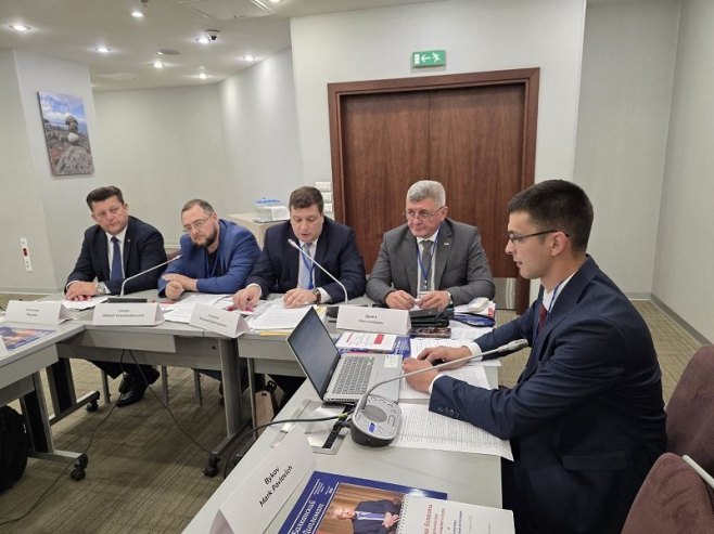 Мастиловић учествовао на округлом столу "Будућност Републике Српске: перспективе сарадње" у Москви (ФОТО)
