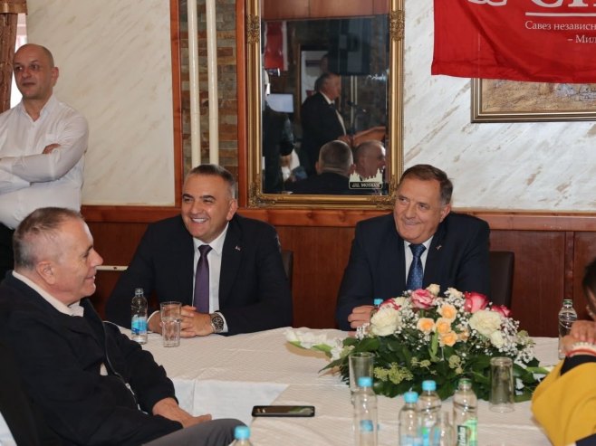 Саво Минић и Милорад Додик Саво Минић и Милорад Додик - Фото: Уступљена фотографија