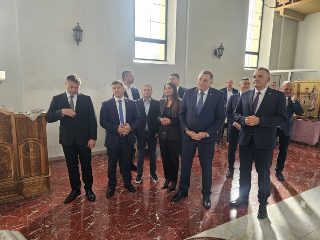 Минић и Додик посјетили Цркву Светог Георгија (ВИДЕО)