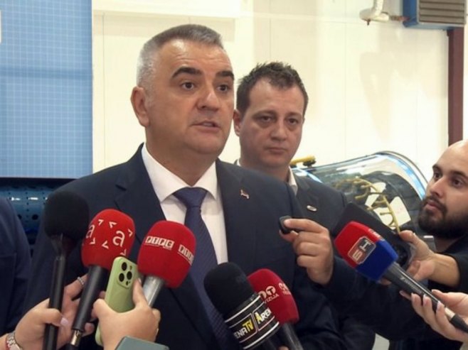 Минић: Бећировић веома добро ради на разградњи БиХ (ВИДЕО)