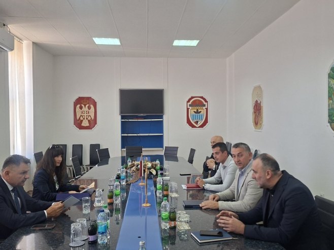 Министар Бубић у Љубињу - Фото: РТРС