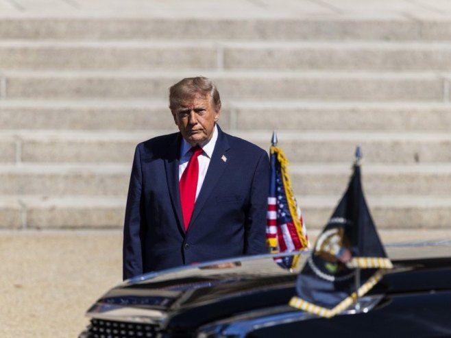 Трамп: Медији "лажних вијести" не би требало да имају приступ Бијелој кући
