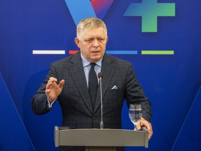 Фицо: Ванредни избори у Словачкој могући већ у јануару