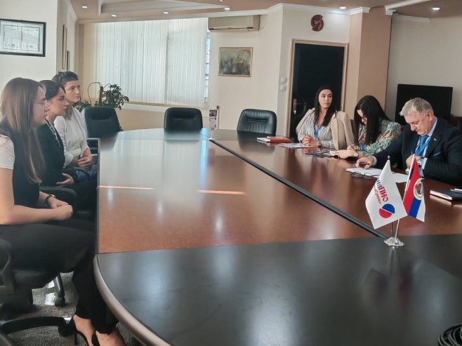 Фонд ПИО: Потписани уговори са три приправника
