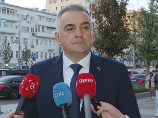 Минић: Разговори са великим привредним гигантима о сарадњи са нашим предузећима (ВИДЕО)