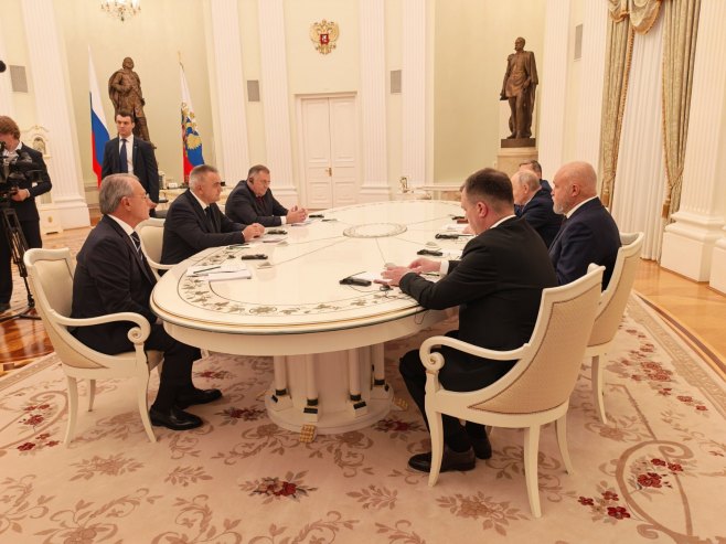 У Кремљу одржан састанак: Путин са Додиком и Минићем (ВИДЕО)