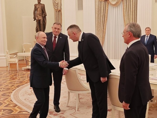 Путин са Минићем и Додиком: Желимо праведнији однос према Србима, а наметања сматрамо неприхватљивим (ВИДЕО)