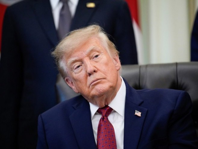 Трамп: САД ће ускоро морати да одлуче да ли ће напасти Иран или постићи споразум