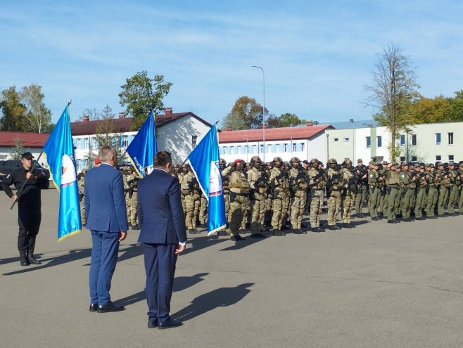 Свечаност поводом деценије рада Центра за обуку почела предајом рапорта Минићу и Будимиру (ФОТО)
