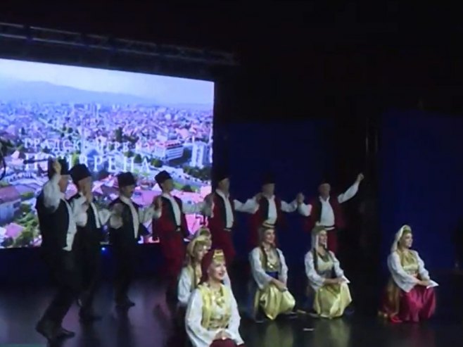 У Новом Граду концерт ансамбла народних игара и пјесама с КиМ "Венац" - јачање пријатељских веза српског народа (ВИДЕО)