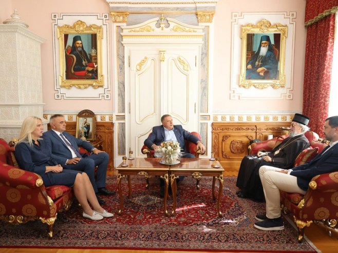 Руководство СНСД-а са митрополитом бањалучким Јефремом