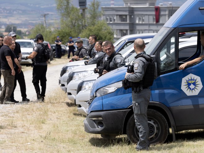 Готово 20 повријеђених у насилним протестима присталица терористичке ОВК