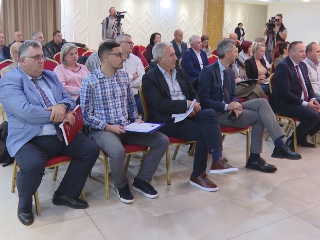 Савез синдиката: Већа плата важна за достојанствен живот
