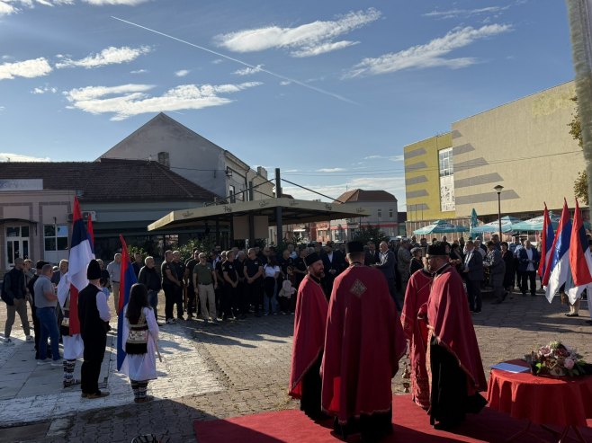 Служен парастос за погинуле борце и српске жртве страдале у Броду