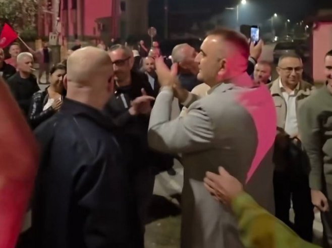 Минић у Шамцу дочекан уз пјесму и ватромет (ВИДЕО)